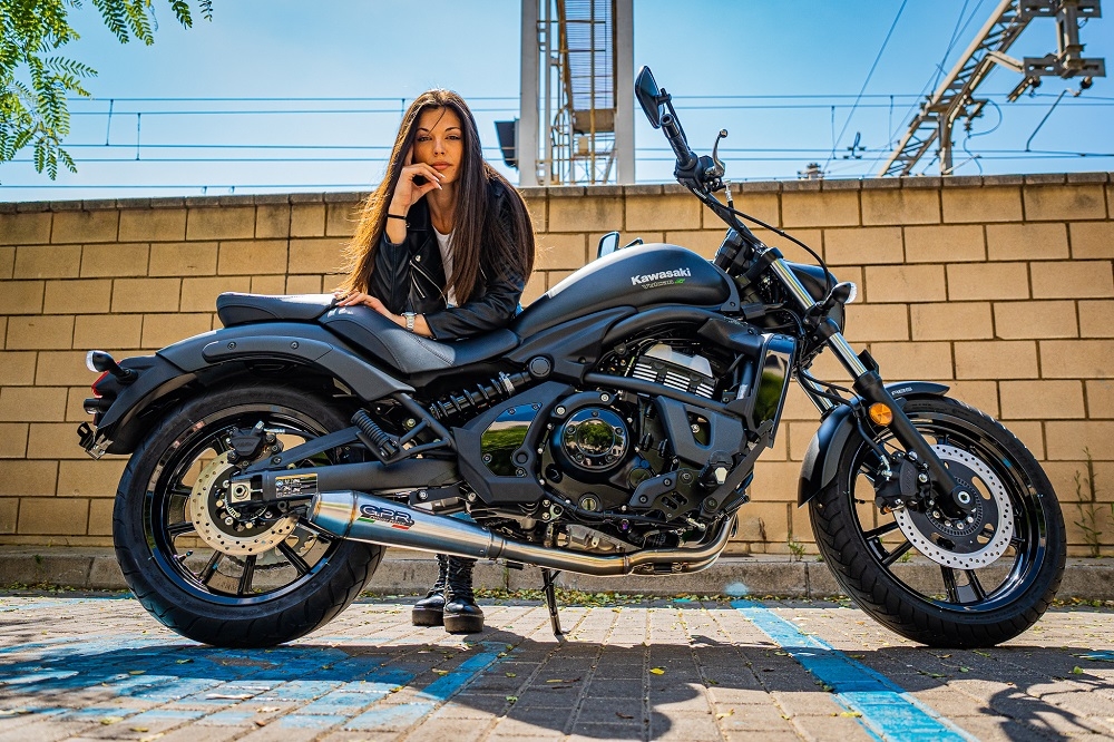 Pot echappement compatible avec Kawasaki Vulcan 650 S 2017-2020, Ultracone, Homologué et légal, système d'échappement complet avec catalyseur et db killer amovible 