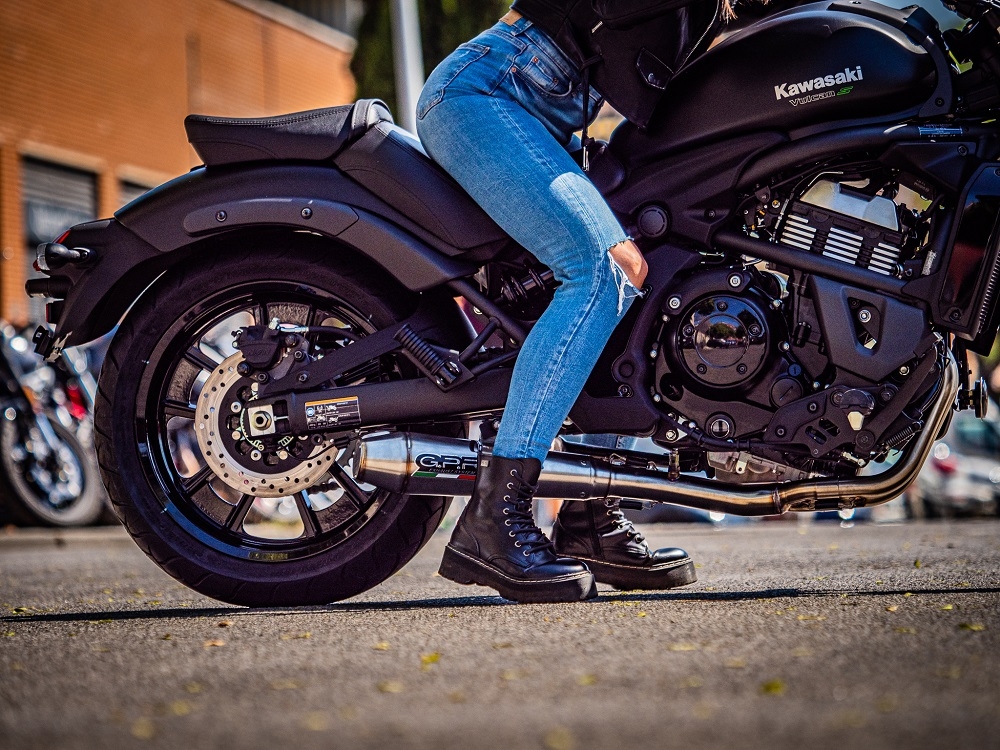 Pot echappement compatible avec Kawasaki Vulcan 650 S 2017-2020, Ultracone, Homologué et légal, système d'échappement complet avec catalyseur et db killer amovible 