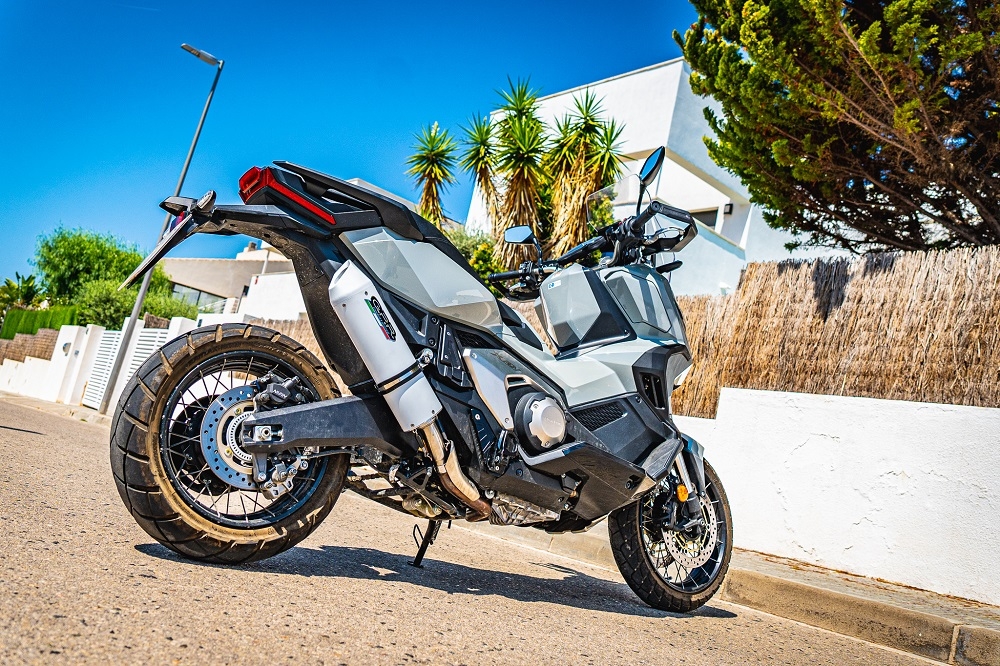 Pot echappement compatible avec Honda X-Adv 750 2021-2024, Albus Evo4, Échappement légal, homologué,silencieux avec db killer amovible et tuyau de liaison spécifique 
