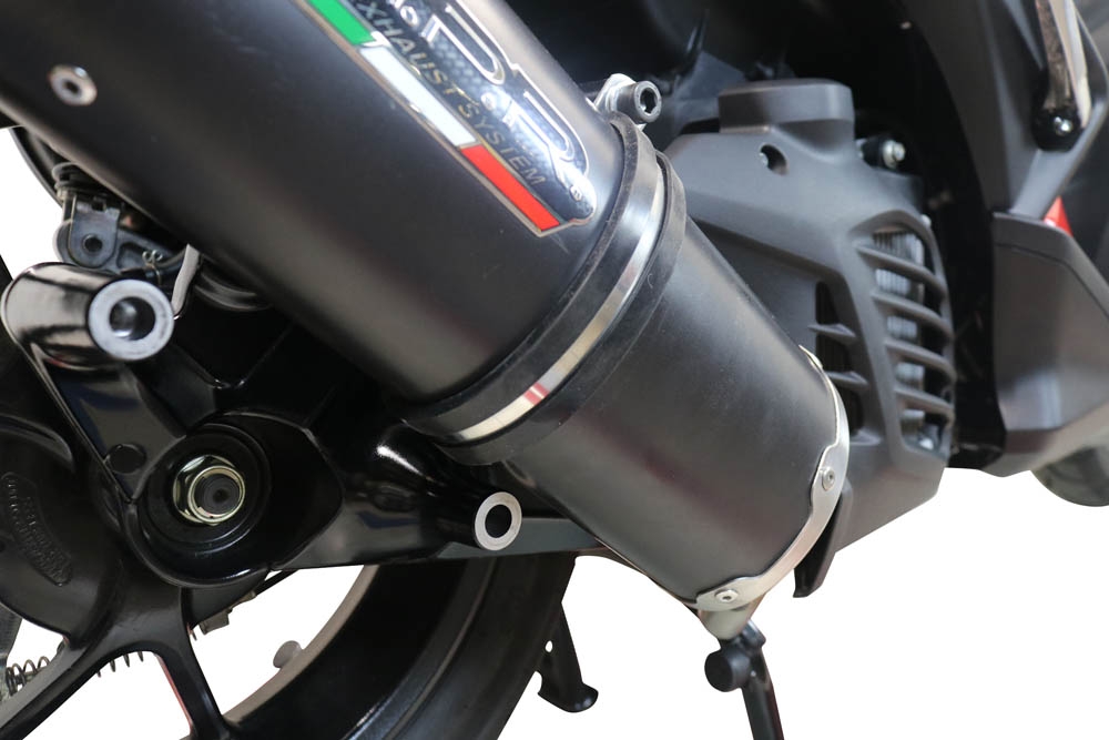 Pot echappement compatible avec Yamaha Aerox 155 VVA 2021-2023, Furore Nero, Pot d'échappement complet racing, compris de collecteur et db killer amovible, sans homologation 