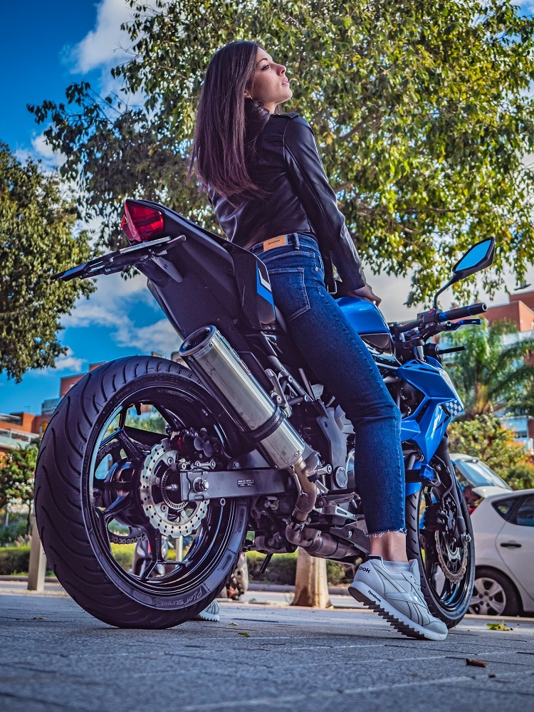 Pot echappement compatible avec Kawasaki Z 125 2019-2020, M3 Inox , Échappement légal, homologué,silencieux avec db killer amovible et tuyau de liaison spécifique 