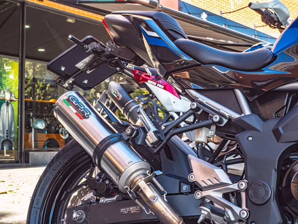 Pot echappement compatible avec Kawasaki Z 125 2019-2020, M3 Inox , Échappement légal, homologué,silencieux avec db killer amovible et tuyau de liaison spécifique 