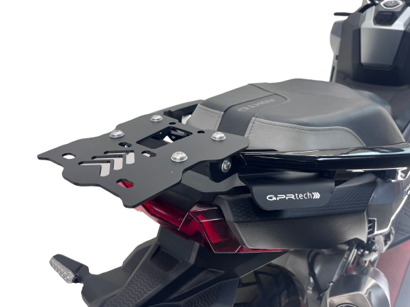 Roof rack GPR TECH compatible with  Sym ADX TG 400 2024/2026 e5 Plus Porte-bagages arrière spécifique Top Case ALPITECH 26 > 35 LT Porte-bagages arrière spécifique, en acier inoxydable fabriqué avec 4 points d'ancrage