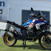 GPR TECH compatible with  Bmw R 1300 GS Adventure 2023/2025 Paire de valises latérales en aluminium avec couleur argent avec support de valise spécifique Capacité 38 LT. + 38 LT.