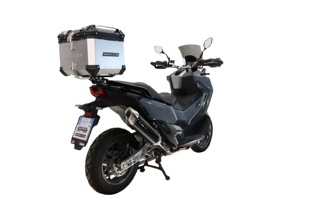 Top case GPR TECH compatible with  Sym ADX TG 400 2024/2026 e5 Plus Top Case Alpitech en aluminium, couleur argent avec plaque spécifique incluse Capacité Litres 35