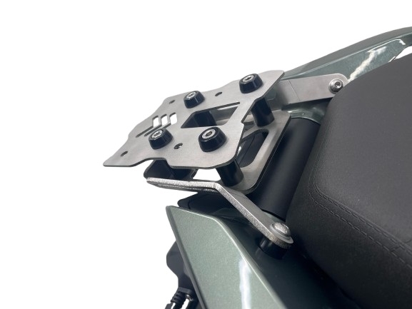 Top case GPR TECH compatible with  Zontes 368 G 2025/2026 Top Case Alpitech en aluminium, couleur argent avec  porte-bagases y plaque spécifique Capacité Litres 35