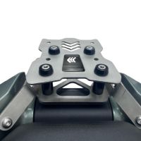Roof rack GPR TECH compatible with  Zontes 368 G 2025/2026 Porte-bagages arrière spécifique Top Case ALPITECH 26 > 35 LT Porte-bagages arrière spécifique, en acier inoxydable fabriqué avec 4 points d'ancrage