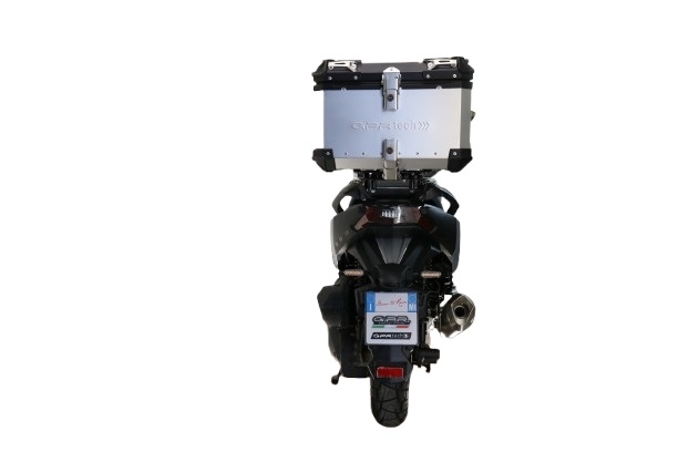 Top case GPR TECH compatible with  Sym ADX 300 2024/2026 e5 Plus Top Case Alpitech en aluminium, couleur argent avec plaque spécifique incluse Capacité Litres 45