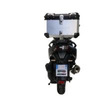 Top case GPR TECH compatible with  Sym ADX 300 2024/2026 e5 Plus Top Case Alpitech en aluminium, couleur argent avec plaque spécifique incluse Capacité Litres 45