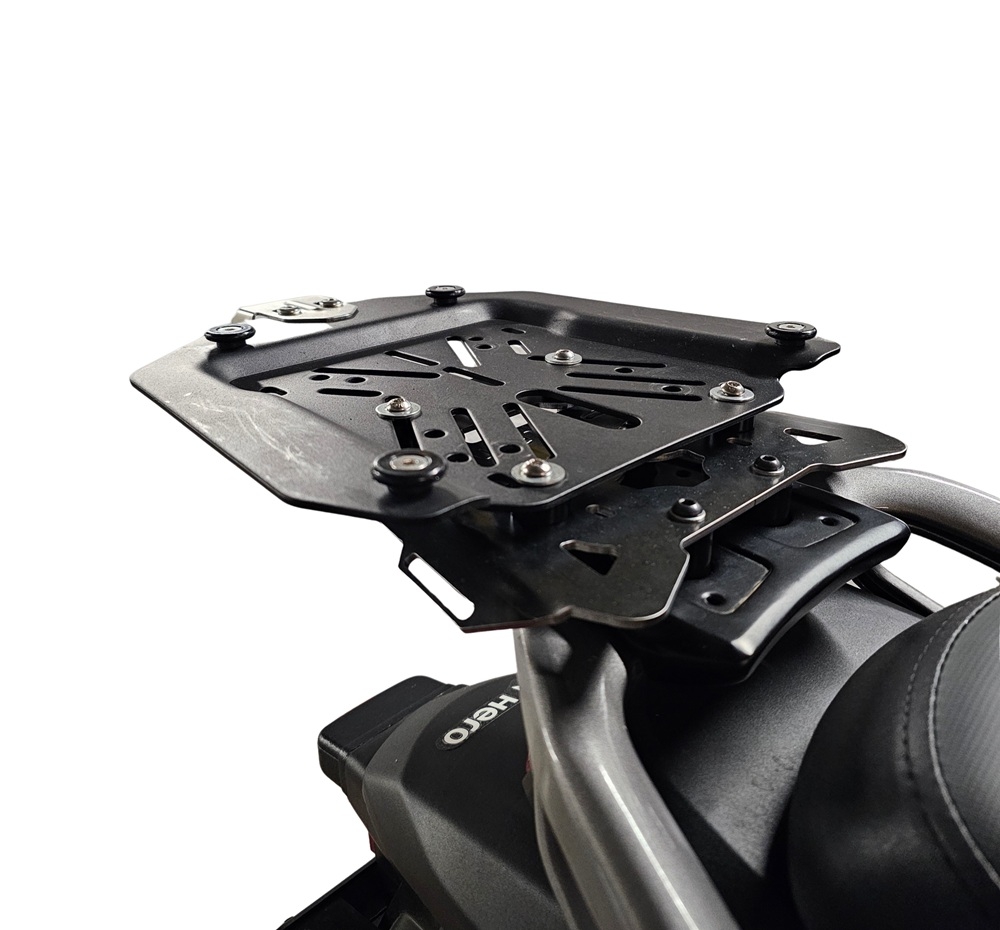 Top case GPR TECH compatible with  Hero Xpulse 200 4V 2025/2026 E5 plus Top Case Alpitech en aluminium, couleur noire avec plaque spécifique incluse Capacité Litres 26