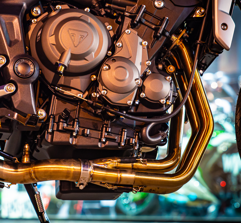 Pot echappement compatible avec Triumph Tiger Sport 660 2022-2024, M3 Poppy , Homologué et légal, système d'échappement complet avec catalyseur et db killer amovible 
