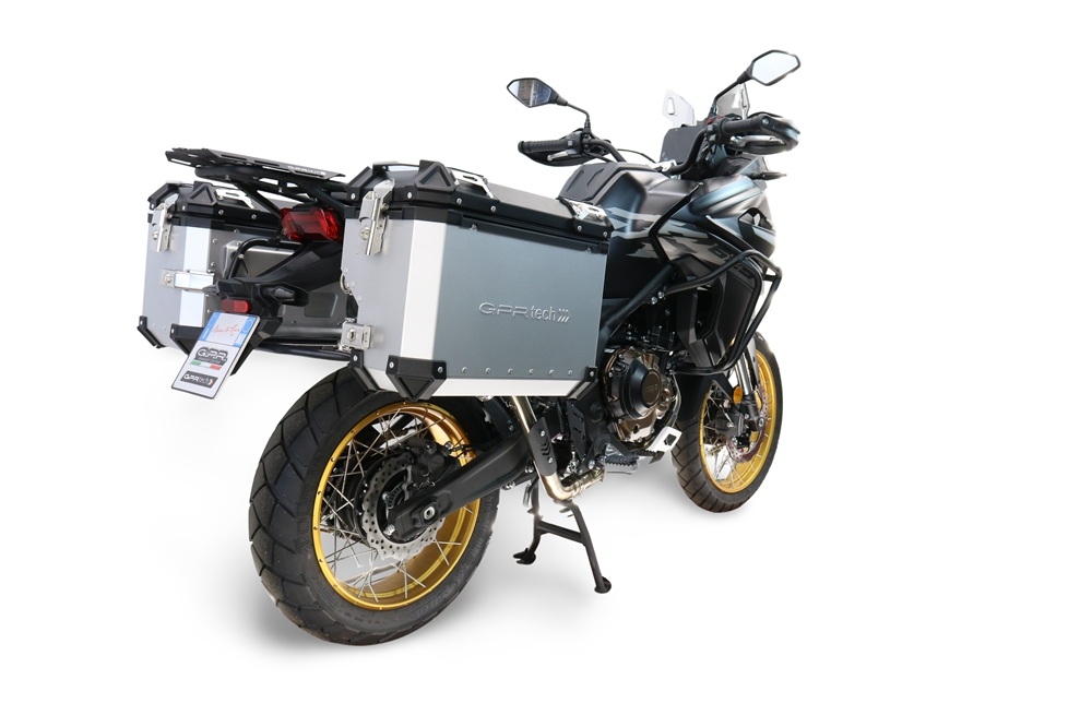 GPR TECH compatible with  Voge 625DSX 2024/2026 e5 Paire de valises latérales en aluminium avec côté droit profilé, couleur argent avec support de valise spécifique Capacité 38 LT. + 32 LT.