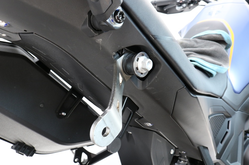 GPR pot echappement compatible avec  Zontes 703 F 2025-2026, Hyper Sonic Titanium, Échappement légal, homologué,silencieux avec db killer amovible et tuyau de liaison spécifique 